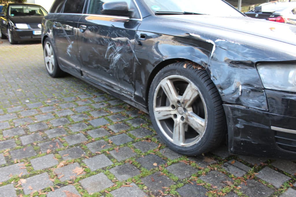 Seitenschaden an einem Unfallfahrzeug